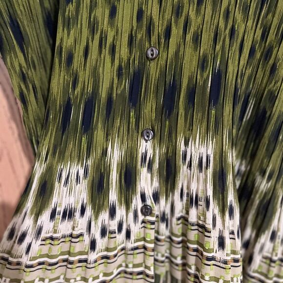 Maggie Barnes Women Green Multi Geometric Print in Textured Fabric Top Sz-3X - Picture 2 of 6